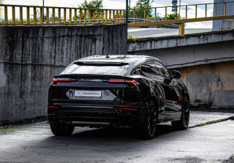 Подержанный автомобиль Lamborghini Urus 2020 года (22 фото)