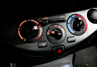 Подержанный автомобиль Nissan Micra Hatchback 2009 года (22 фото)