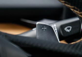 Подержанный автомобиль Changan UNI-V 2023 года (18 фото)