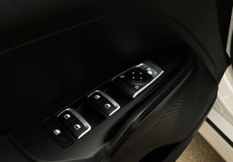 Подержанный автомобиль Kia K5 2020 года (21 фото)