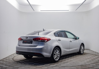 Подержанный автомобиль Kia Cerato Sedan 2019 года (5 фото)