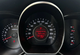 Подержанный автомобиль Kia Rio Sedan 2016 года (12 фото)