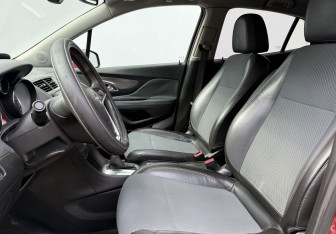 Подержанный автомобиль Opel Mokka 2013 года (10 фото)