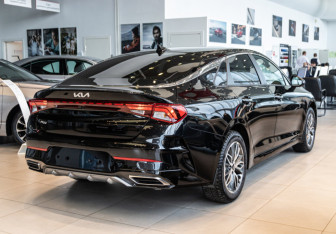 Новый Kia K5 2025 (4 фото)