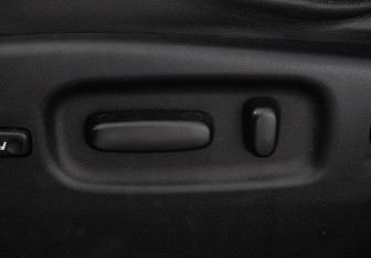 Подержанный автомобиль Toyota Highlander 2011 года (16 фото)