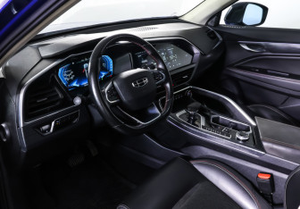 Подержанный автомобиль Geely Tugella 2022 года (15 фото)