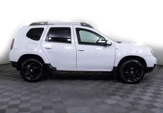 Подержанный автомобиль Renault Duster 2018 года (4 фото)