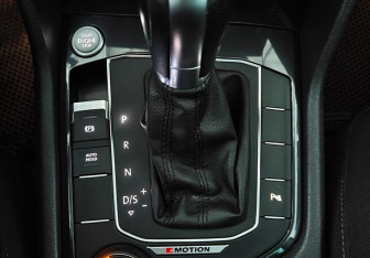 Подержанный автомобиль Volkswagen Tiguan 2019 года (14 фото)