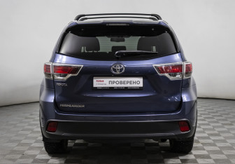Подержанный автомобиль Toyota Highlander 2014 года (6 фото)