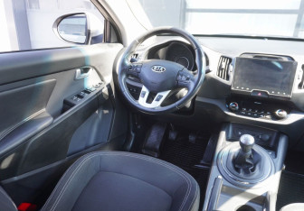 Подержанный автомобиль Kia Sportage 2012 года (13 фото)