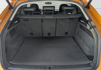 Подержанный автомобиль Audi Q8 2019 года (10 фото)