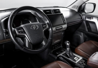Подержанный автомобиль Toyota Land Cruiser Prado 2021 года (14 фото)