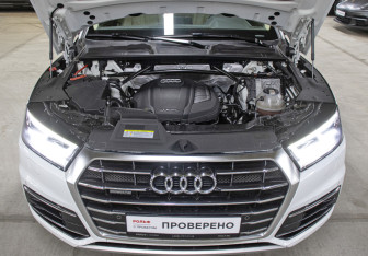 Подержанный автомобиль Audi Q5 2018 года (10 фото)