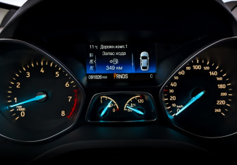 Подержанный автомобиль Ford Kuga 2018 года (13 фото)