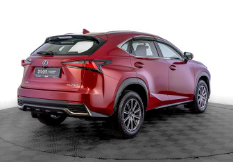 Подержанный автомобиль Lexus NX 2020 года (5 фото)
