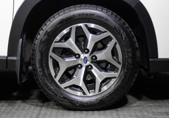 Подержанный автомобиль Subaru Forester Suv 2021 года (26 фото)