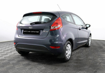 Подержанный автомобиль Ford Fiesta Hatchback 2012 года (3 фото)