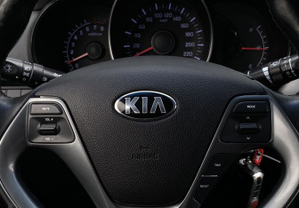 Подержанный автомобиль Kia Rio Sedan 2016 года (15 фото)