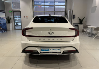 Подержанный автомобиль Hyundai Sonata 2020 года (5 фото)