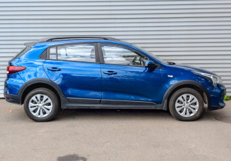 Подержанный автомобиль Kia Rio Hatchback 2021 года (4 фото)