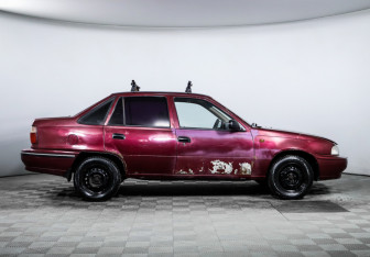 Подержанный автомобиль Daewoo Nexia Sedan 2005 года (4 фото)