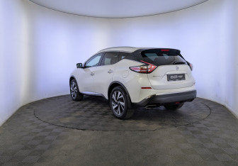 Подержанный автомобиль Nissan Murano Suv 2022 года (7 фото)