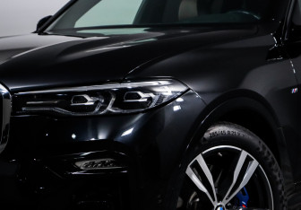Подержанный автомобиль BMW X7 2020 года (16 фото)