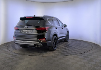 Подержанный автомобиль Hyundai Santa Fe 2018 года (5 фото)