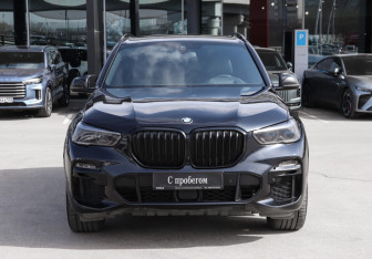 Подержанный автомобиль BMW X5 2019 года (2 фото)