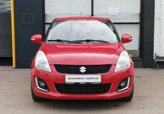 Подержанный автомобиль Suzuki Swift Hatchback 2013 года (2 фото)