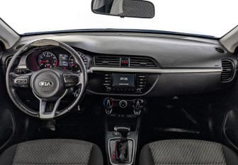 Подержанный автомобиль Kia Rio Hatchback 2019 года (13 фото)