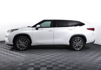 Новый Toyota Highlander 2023 (8 фото)