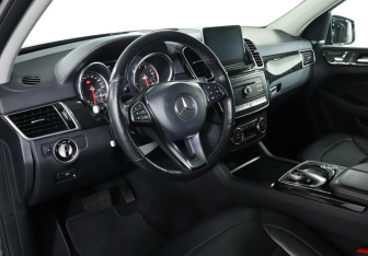 Подержанный автомобиль Mercedes-Benz GLE 2018 года (13 фото)