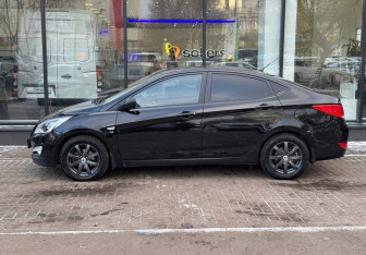 Подержанный автомобиль Hyundai Solaris Sedan 2015 года (5 фото)