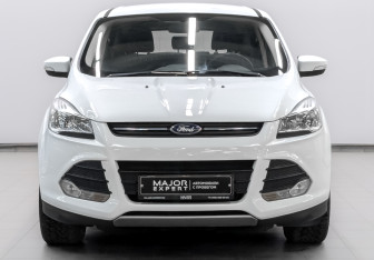 Подержанный автомобиль Ford Kuga 2015 года (2 фото)