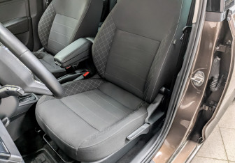 Подержанный автомобиль Skoda Rapid Liftback 2022 года (21 фото)