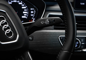 Подержанный автомобиль Audi A4 Sedan 2019 года (15 фото)