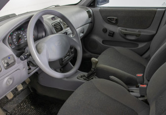 Подержанный автомобиль Hyundai Accent Sedan 2008 года (10 фото)