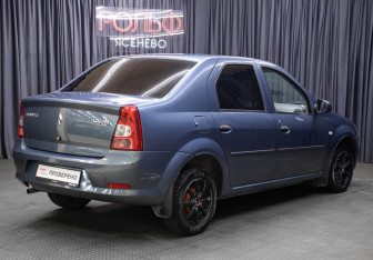 Подержанный автомобиль Renault Logan Sedan 2010 года (5 фото)
