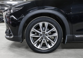 Подержанный автомобиль Mazda CX-9 2018 года (23 фото)