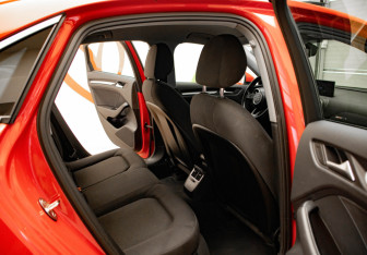 Подержанный автомобиль Audi A3 Sedan 2017 года (30 фото)