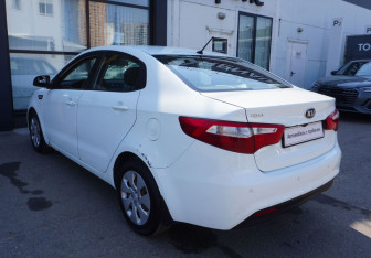 Подержанный автомобиль Kia Rio Sedan 2013 года (7 фото)