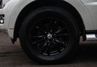 Подержанный автомобиль Mitsubishi Pajero 2019 года (18 фото)