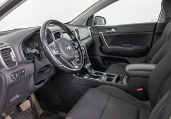 Подержанный автомобиль Kia Sportage 2018 года (10 фото)