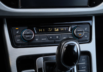 Подержанный автомобиль Geely Atlas 2019 года (20 фото)