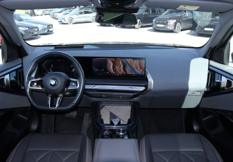 Подержанный автомобиль BMW X3 2025 года (12 фото)