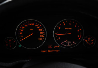 Подержанный автомобиль BMW X3 2013 года (18 фото)