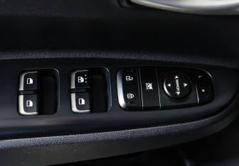 Подержанный автомобиль Kia Rio Hatchback 2019 года (24 фото)