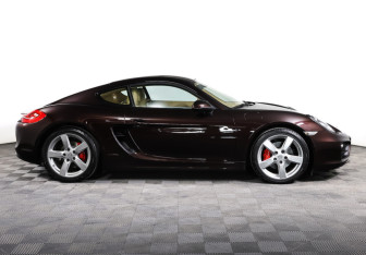Подержанный автомобиль Porsche Cayman 2016 года (4 фото)