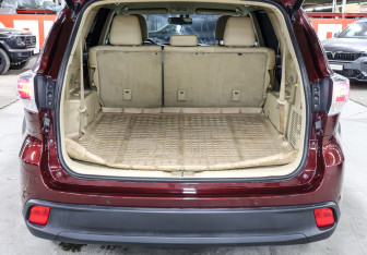 Подержанный автомобиль Toyota Highlander 2014 года (7 фото)